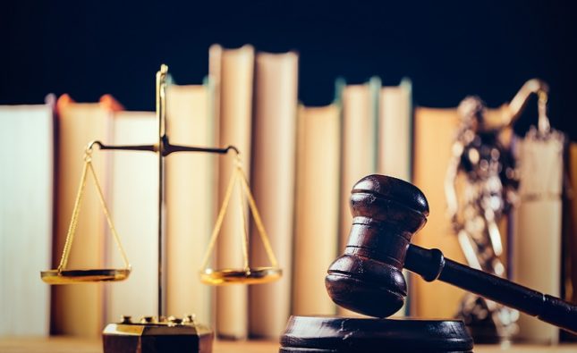Prawo – rozprawa z mitami na temat kierunku
