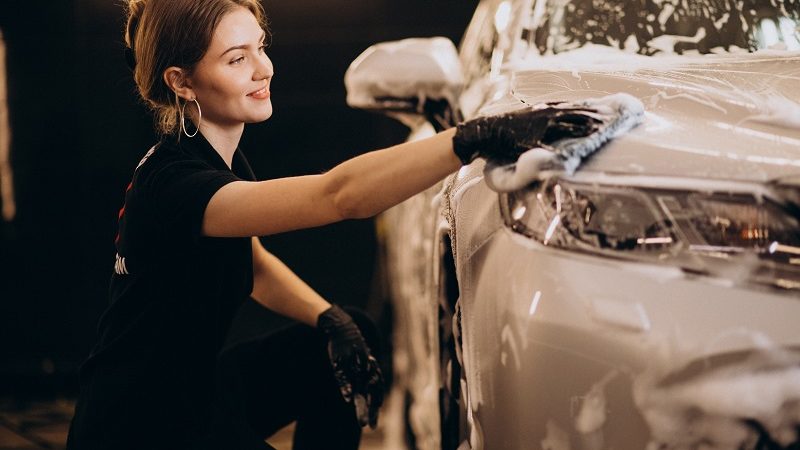 Zestaw do mycia samochodu – niezbędnik każdego właściciela auta