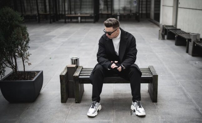 Zimowy komfort w modnym wydaniu. Dlaczego joggery męskie to Twój nowy ulubiony element garderoby?