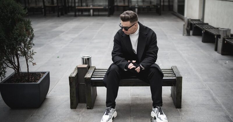 Zimowy komfort w modnym wydaniu. Dlaczego joggery męskie to Twój nowy ulubiony element garderoby?